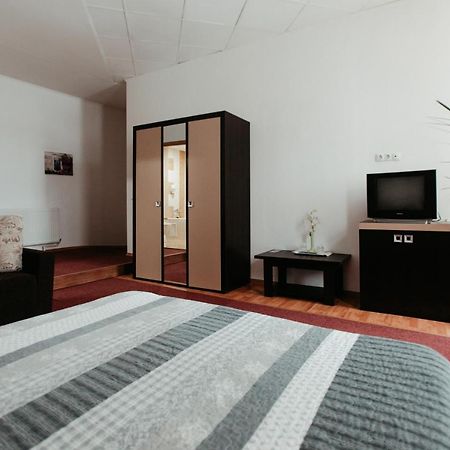 Casa Preturii Hotel Tîrgu Lăpuş Buitenkant foto