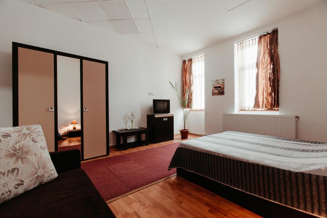 Casa Preturii Hotel Tîrgu Lăpuş Buitenkant foto