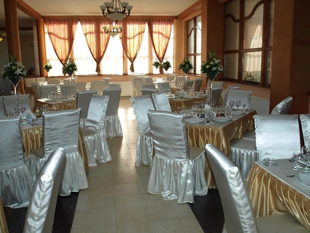 Casa Preturii Hotel Tîrgu Lăpuş Buitenkant foto