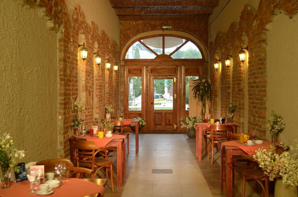 Casa Preturii Hotel Tîrgu Lăpuş Buitenkant foto